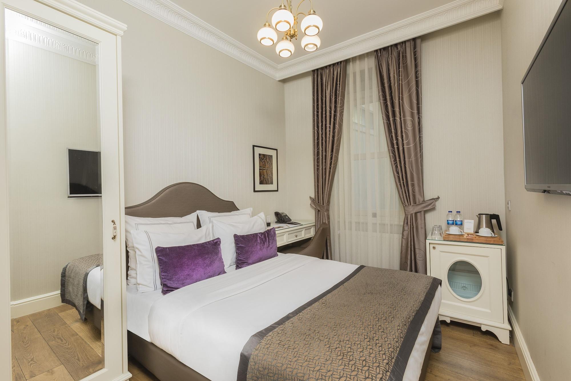 Отель Meroddi Galata Mansion Стамбул