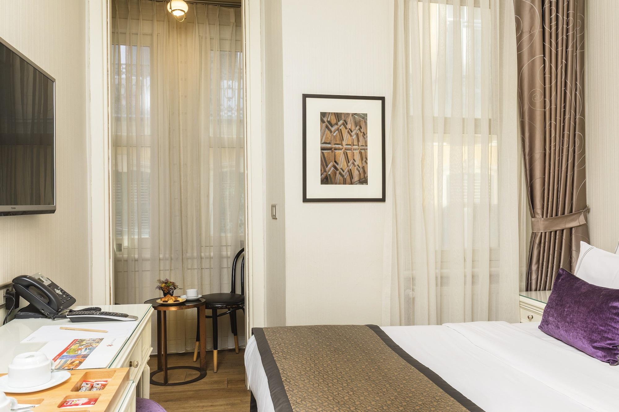 Отель Meroddi Galata Mansion Стамбул