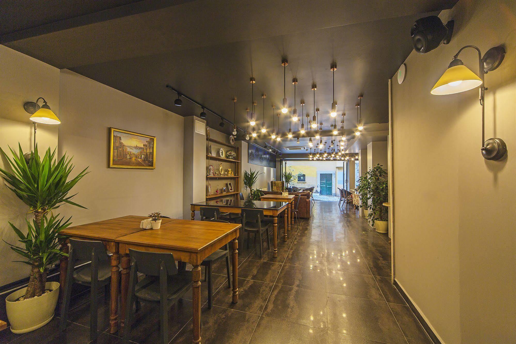 Отель Meroddi Galata Mansion 3*